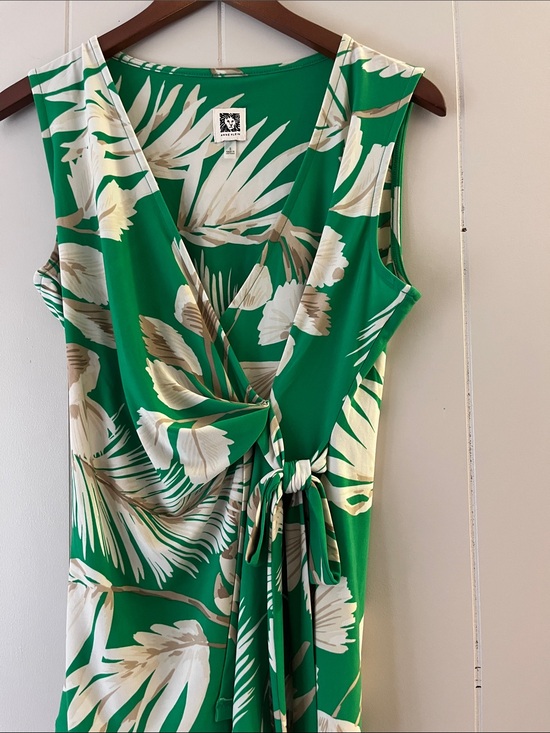 Anne Klein Tops - Anne Klein Green Tropical Print Sleeveless Wrap Top